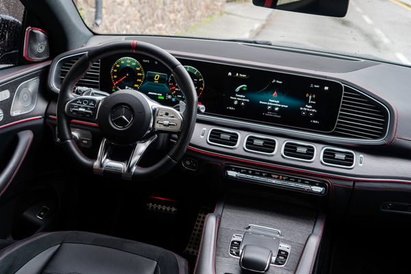 Аренда Mercedes Benz GLE Coupe 53 AMG на свадьбу с водителем