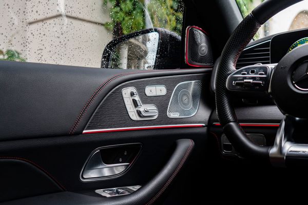 Аренда Mercedes Benz GLE Coupe 53 AMG на свадьбу с водителем