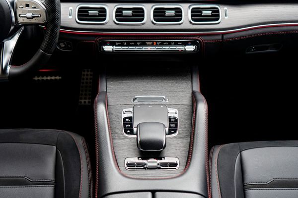 Аренда Mercedes Benz GLE Coupe 53 AMG на свадьбу с водителем