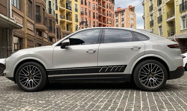 Оренда Porsche Cayenne Coupe на весілля з водієм