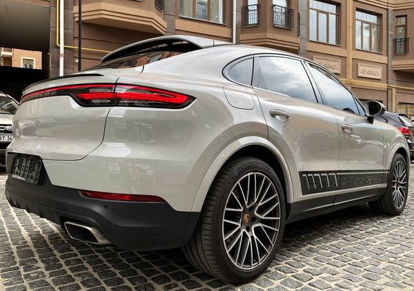 Оренда Porsche Cayenne Coupe на весілля з водієм