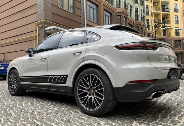 Оренда Porsche Cayenne Coupe на весілля з водієм
