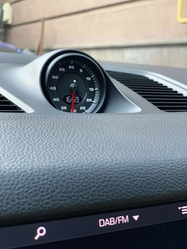 Оренда Porsche Cayenne Coupe на весілля з водієм