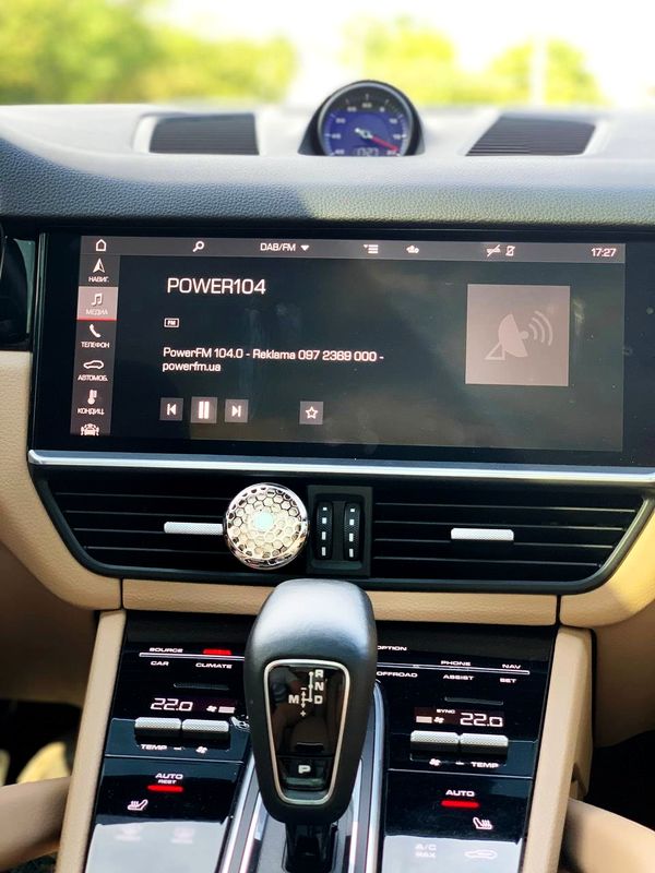 Оренда Porsche Cayenne Coupe на весілля з водієм