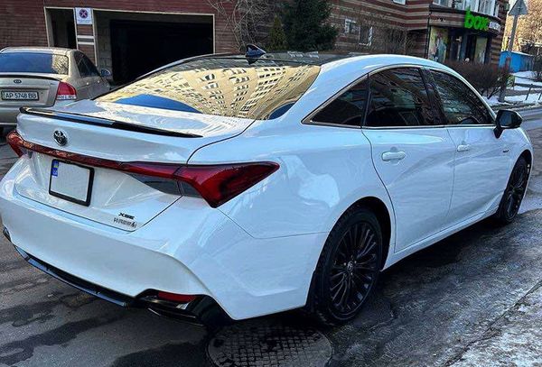 Toyota Avalon белая аренда на свадьбу