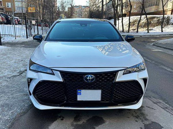 Toyota Avalon белая аренда на свадьбу