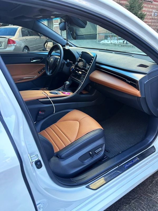 Toyota Avalon белая аренда на свадьбу