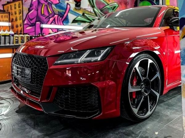 Audi TT RS червона для фотосесії зйомки оренда 
