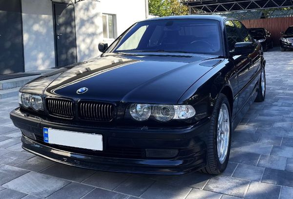 Аренда авто BMW 750i E38 черный 2001 года в Киеве