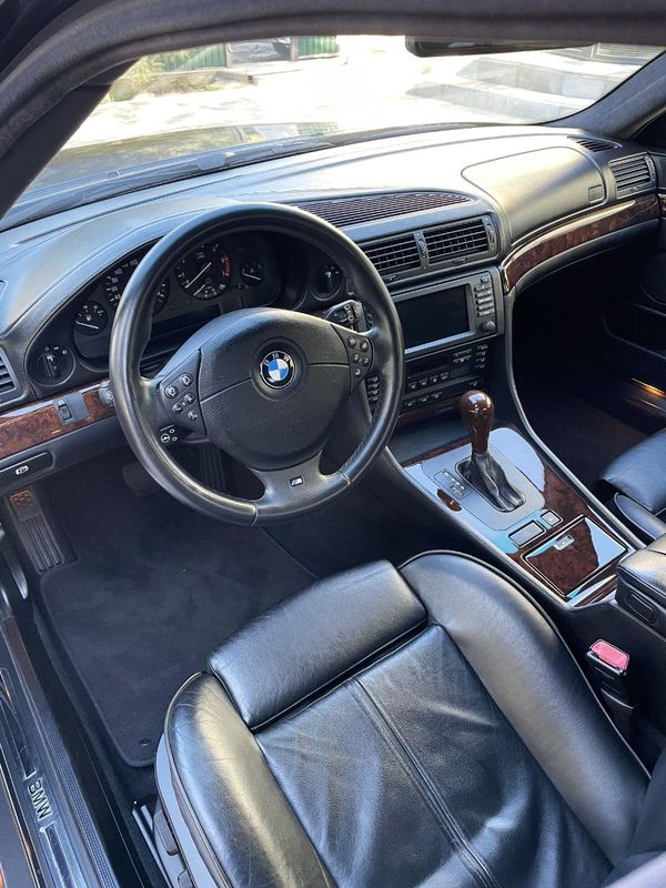 Аренда авто BMW 750i E38 черный 2001 года в Киеве