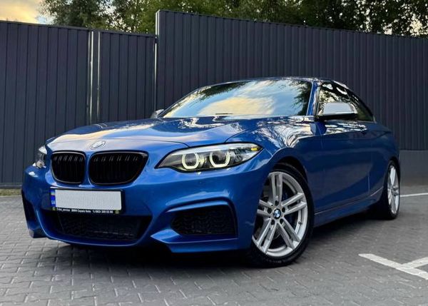 BMW 240i синяя для фотосессии съемки аренда
