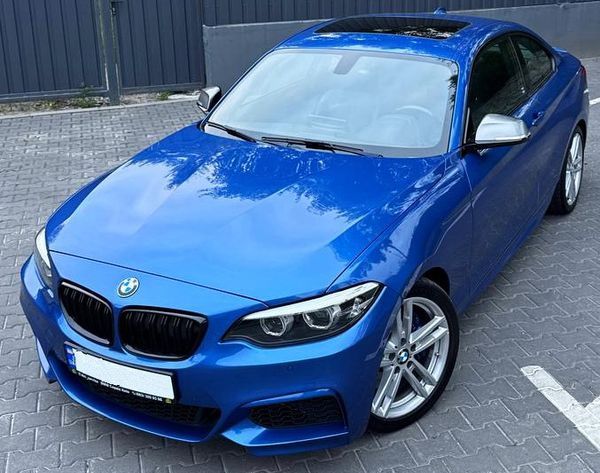 BMW 240i синяя для фотосессии съемки аренда