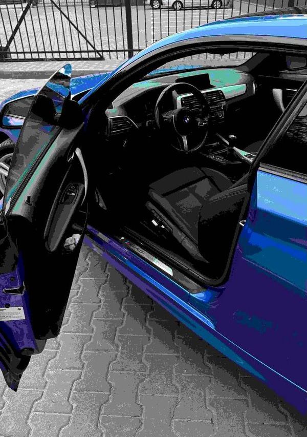BMW 240i синяя для фотосессии съемки аренда BMW 240i синяя для фотосессии съемки аренда