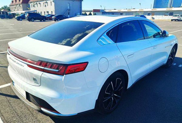 BYD HAN аренда авто на свадьбу