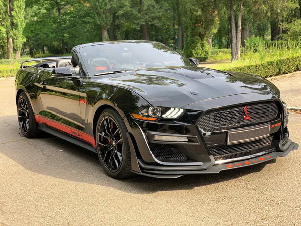 Прокат кабріолет Ford Mustang GT 5.0 чорний в Києві