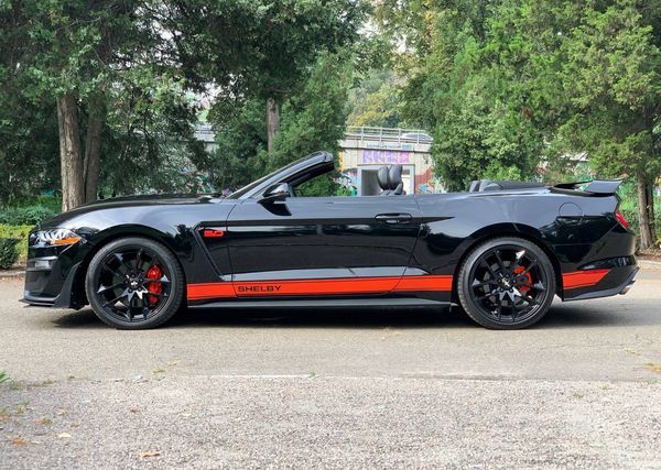 Прокат кабріолет Ford Mustang GT 5.0 чорний в Києві