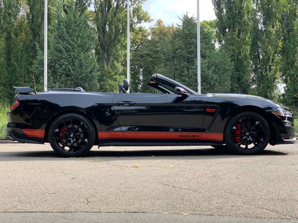 Прокат кабріолет Ford Mustang GT 5.0 чорний в Києві