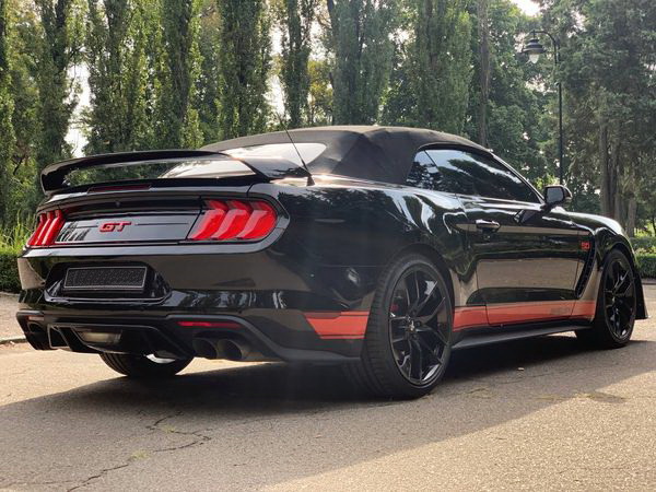 Прокат кабріолет Ford Mustang GT 5.0 чорний в Києві