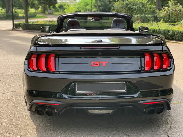 Прокат кабріолет Ford Mustang GT 5.0 чорний в Києві