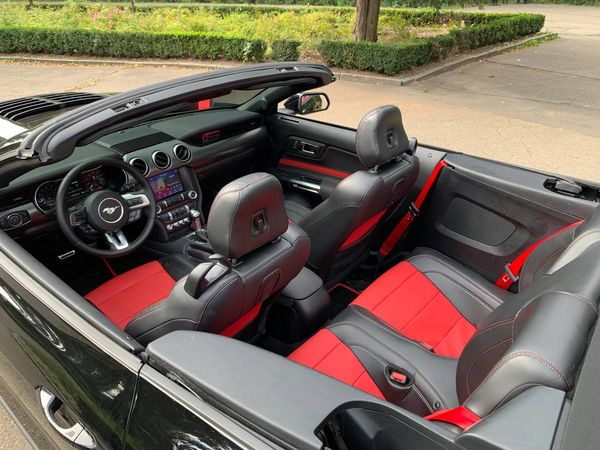 Прокат кабріолет Ford Mustang GT 5.0 чорний в Києві