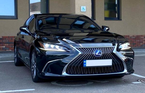 Авто на свадьбу Lexus ES 300h аренда с водителем