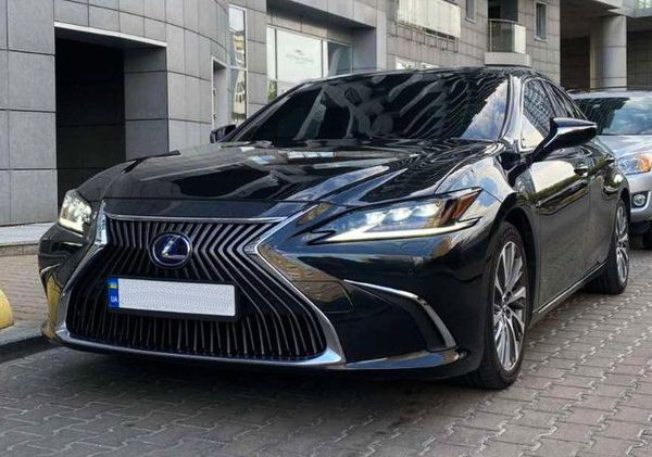 Авто на свадьбу Lexus ES 300h аренда с водителем