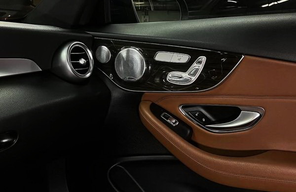 Авто без водителя Mercedes Benz С 300 синий на прокат