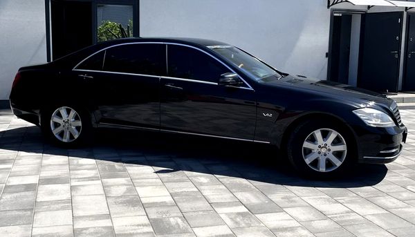 Бронированный Mercedes Benz W221 S600 GUARD B7 на прокат 