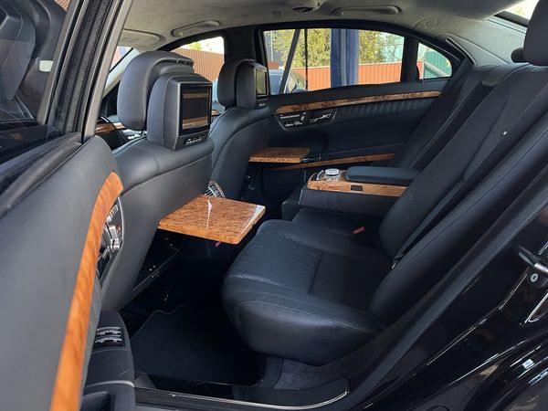 Бронированный Mercedes Benz W221 S600 GUARD B7 на прокат 