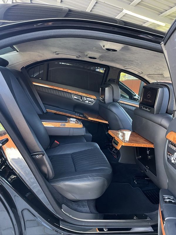 Бронированный Mercedes Benz W221 S600 GUARD B7 на прокат 