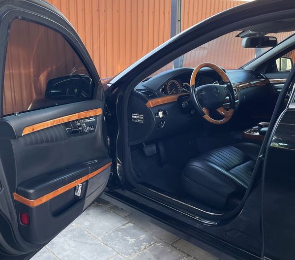 Бронированный Mercedes Benz W221 S600 GUARD B7 на прокат 