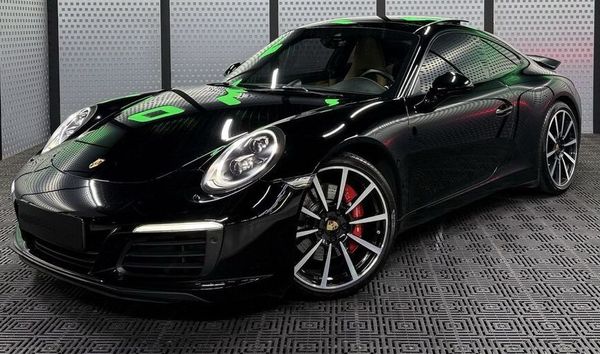 Прокат Porsche 911 S без водителя в Киеве (черный)