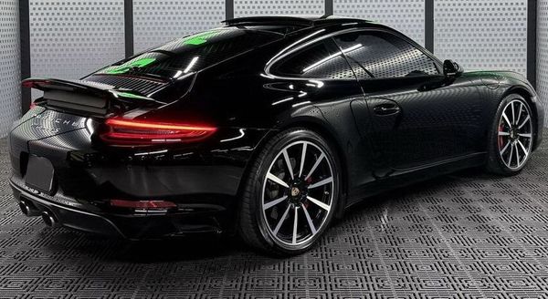 Прокат Porsche 911 S без водителя в Киеве (черный)