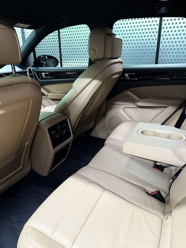 Porsche Cayenne NEW прокат без водителя Porsche Cayenne NEW прокат без водителя