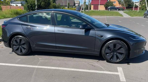 Авто на свадьбу Tesla Model 3 cira с водителем на свадьбу