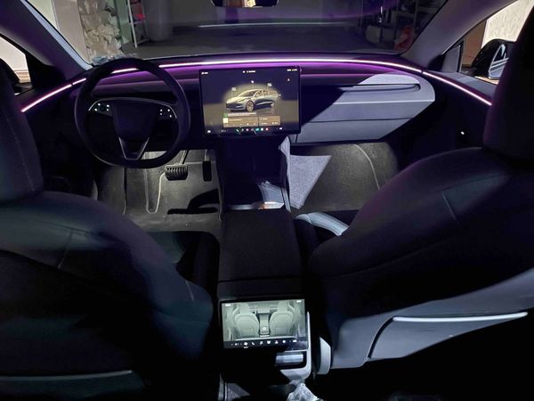 Авто на свадьбу Tesla Model 3 cira с водителем на свадьбу