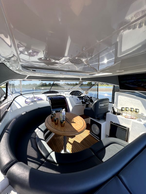 Прокат аренда катера яхты Bavaria 37 Sport HT VIP ресторан Заферано Золоче Прокат аренда катера яхты Bavaria 37 Sport HT VIP ресторан Заферано Золоче