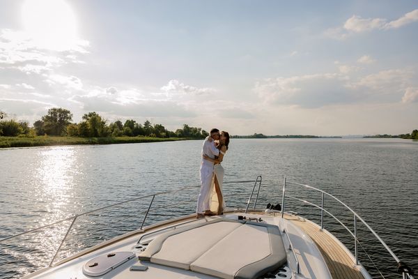 Прокат аренда катера яхты Bavaria 37 Sport HT VIP ресторан Заферано Золоче Прокат аренда катера яхты Bavaria 37 Sport HT VIP ресторан Заферано Золоче