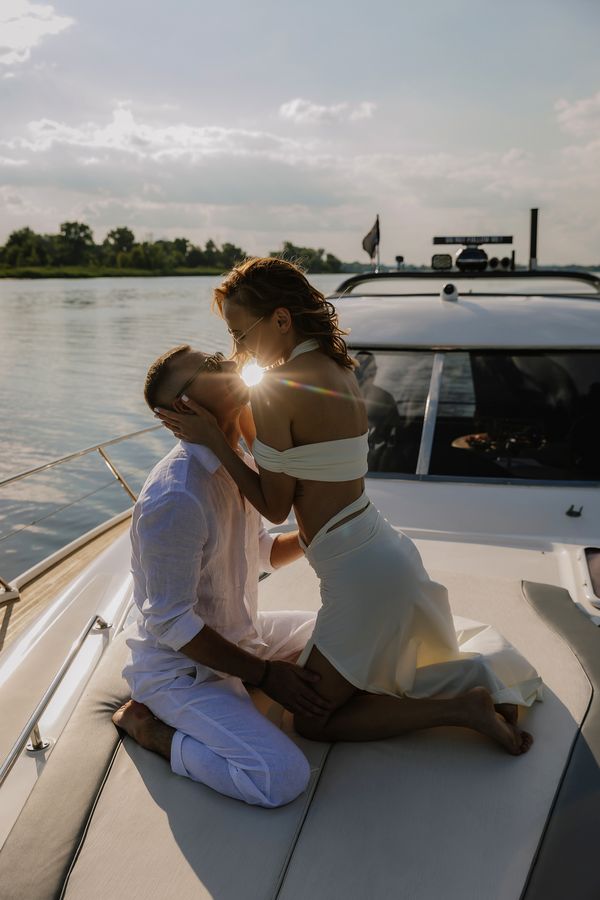 Прокат аренда катера яхты Bavaria 37 Sport HT VIP ресторан Заферано Золоче