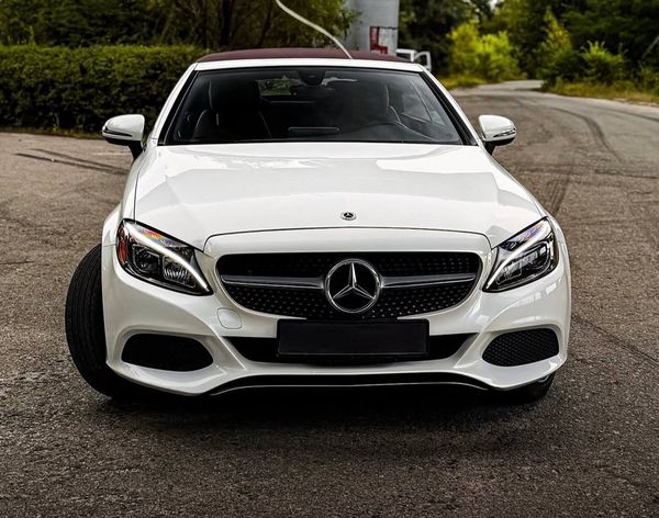Прокат Mercedes-Benz C300 Cabrio без водія в Києві 