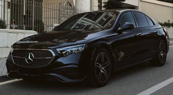 Оренда Mercedes Benz E-class W214 з водієм 