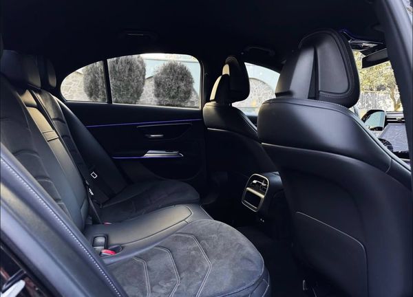 Оренда Mercedes Benz E-class W214 з водієм 