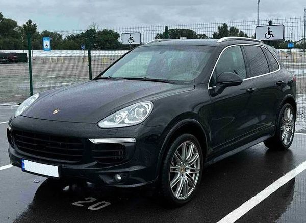 Аренда Porsche Cayenne черный на свадьбу с водителем 