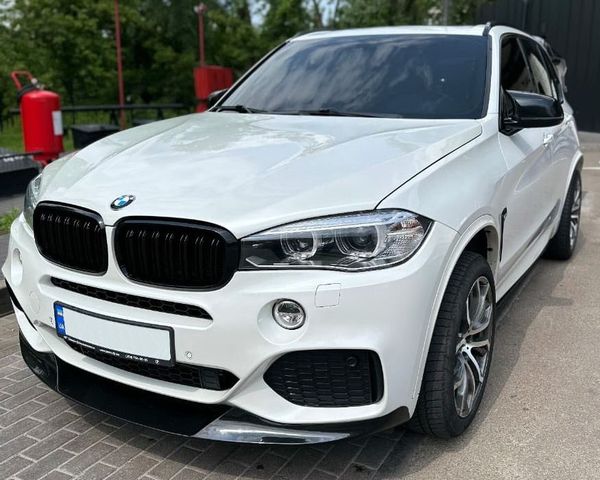 Джип на свадьбу BMW X5 белый с водителем в Киеве