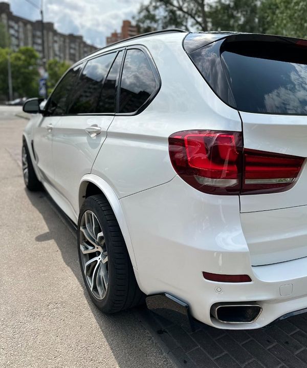 Джип на свадьбу BMW X5 белый с водителем в Киеве