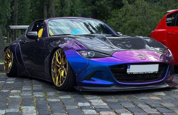 Mazda Miata ND кабриолет с водителем на съемки фотосессии 