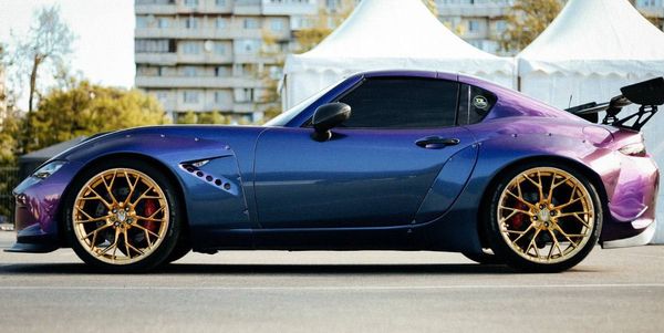 Mazda Miata ND кабриолет с водителем на съемки фотосессии 