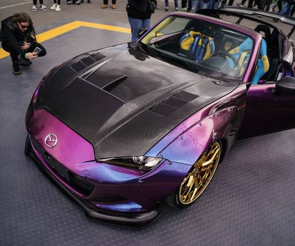 Mazda Miata ND кабриолет с водителем на съемки фотосессии 
