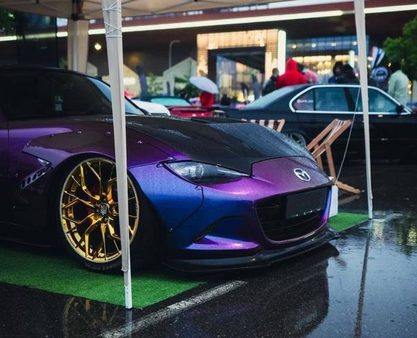 Mazda Miata ND кабриолет с водителем на съемки фотосессии 