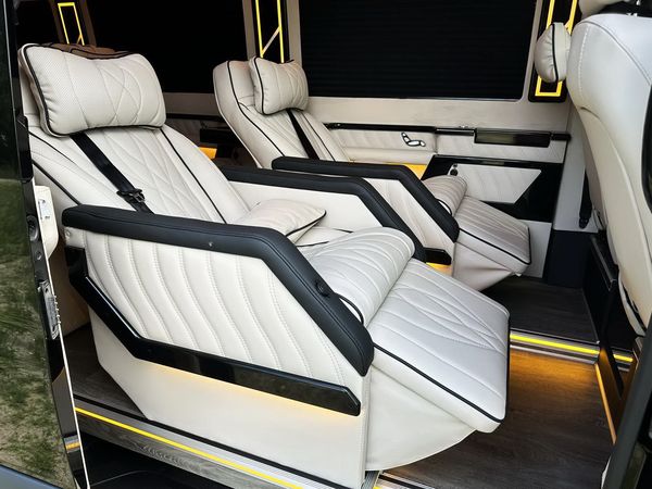 Mercedes-Benz Sprinter Vip класса для трансфера в Краков Варшава Кишинев